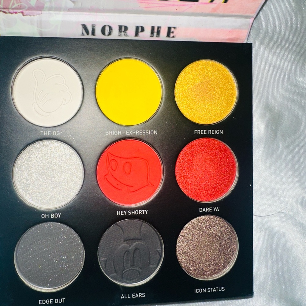 Morphe eyeshadow palette